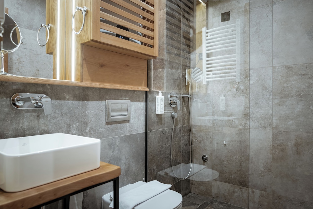 Angelina Apart Hotel&Spa Divcibare 77/83