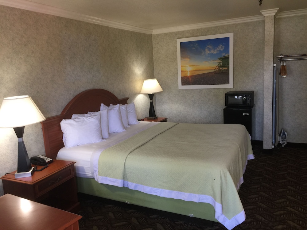Days Inn By Wyndham Los Angeles Lax Redondo Manhattan Beach 18/56