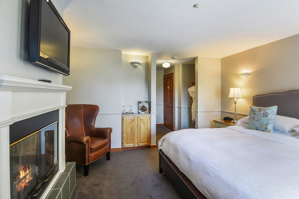 The Wild Iris Inn 7/50