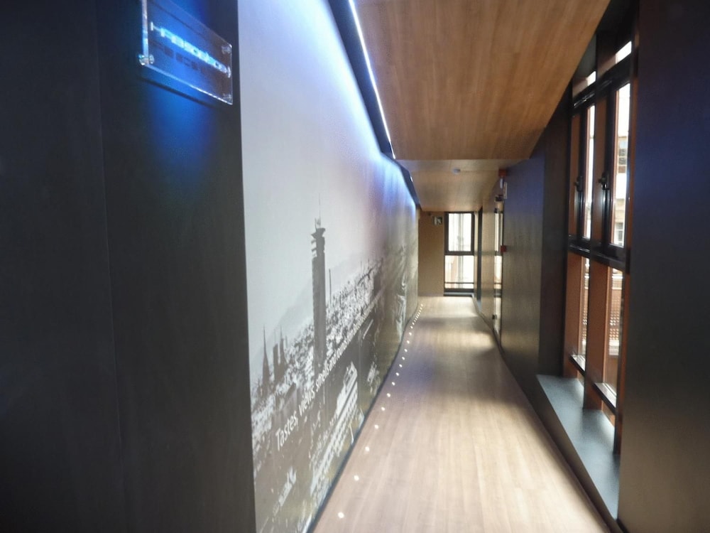 BARCELONA HOUSE 45/48