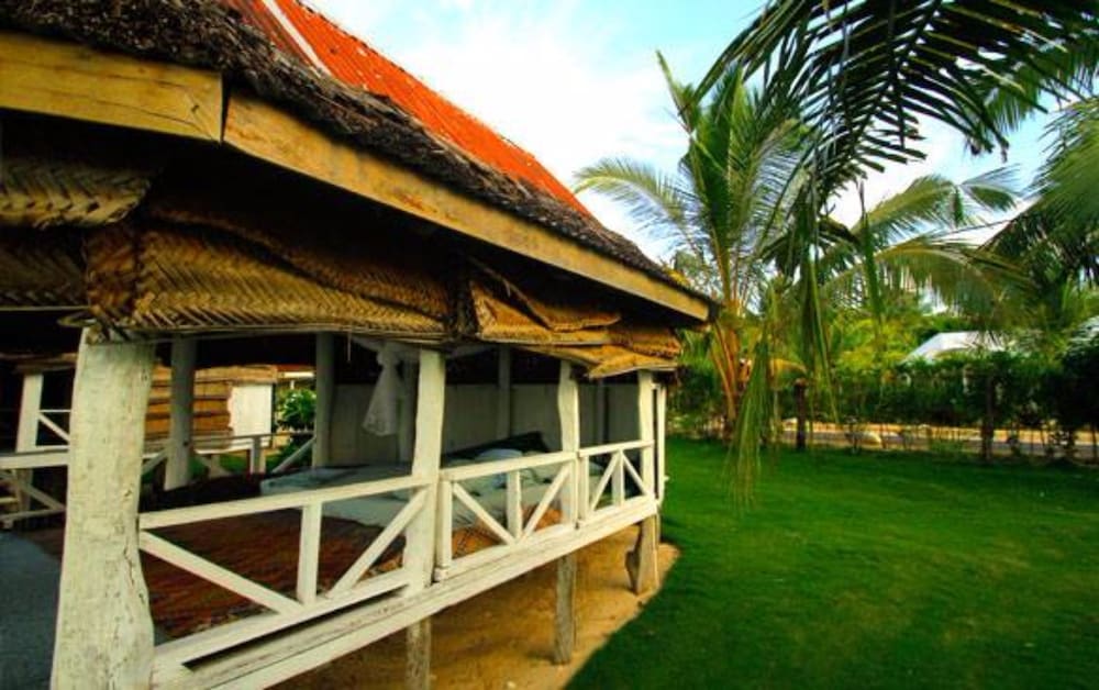 Tailua Beach Fale 26/29