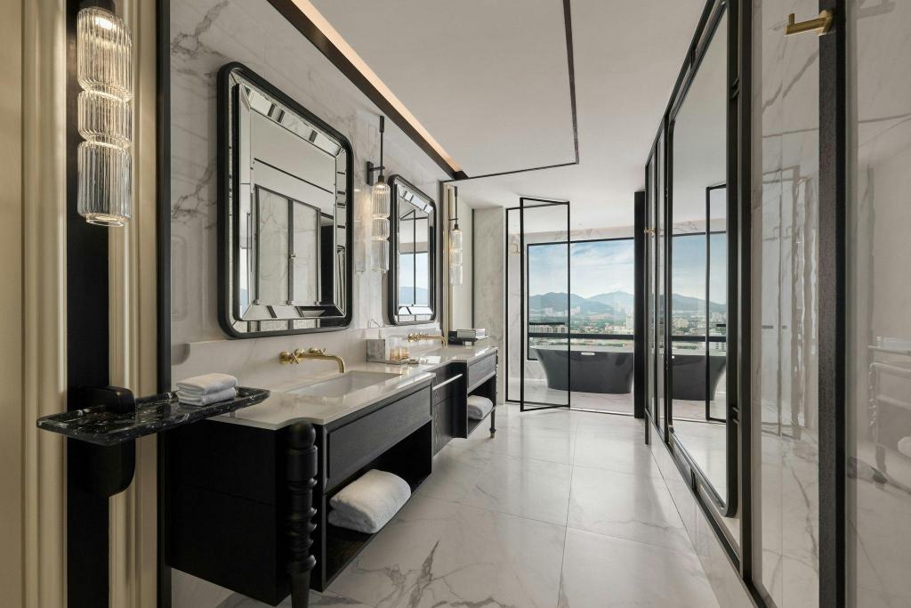 Merchant, Guest Room, Executive, King Bed, Sea View, High Floor، The Millen Penang, Autograph Collection 2/5
