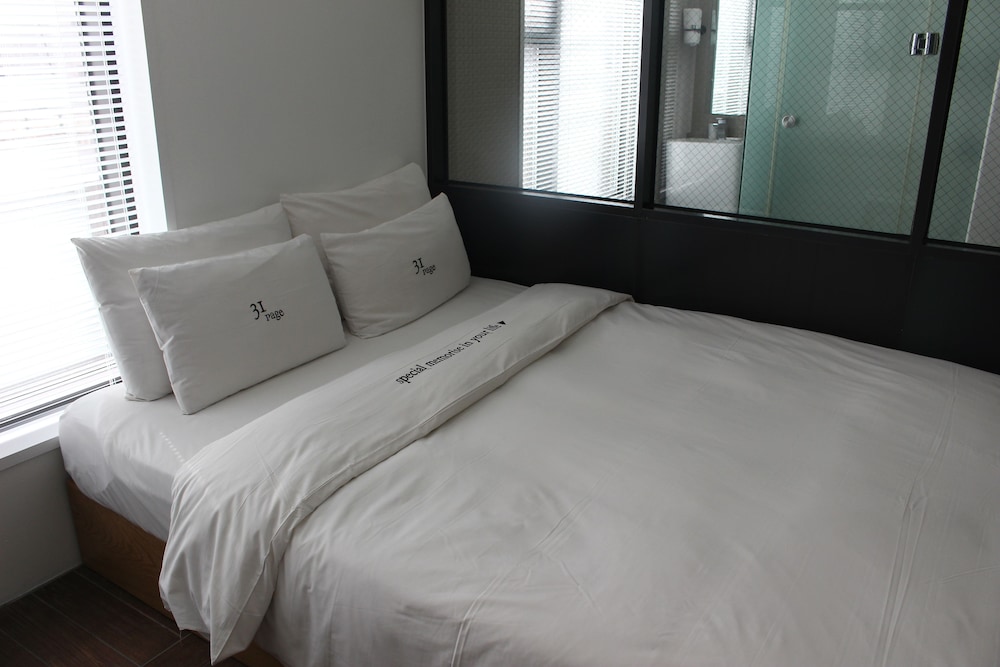 DELUXE, RAIL VIEW