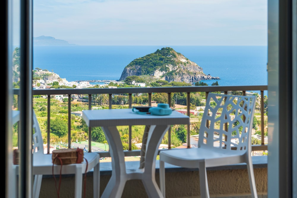 Punta Chiarito Resort 53/67
