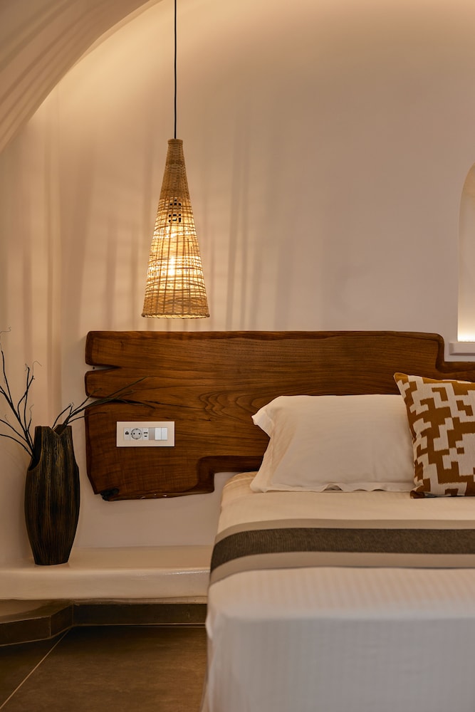 Allure Breeze Suites 25/79