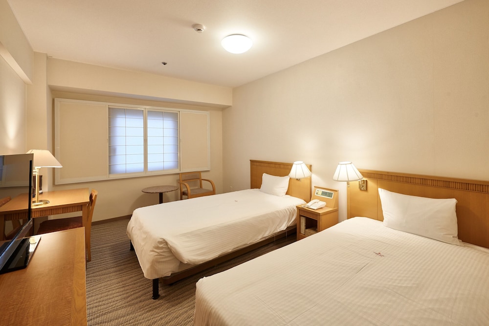 Pacific Hotel Okinawa 18/72