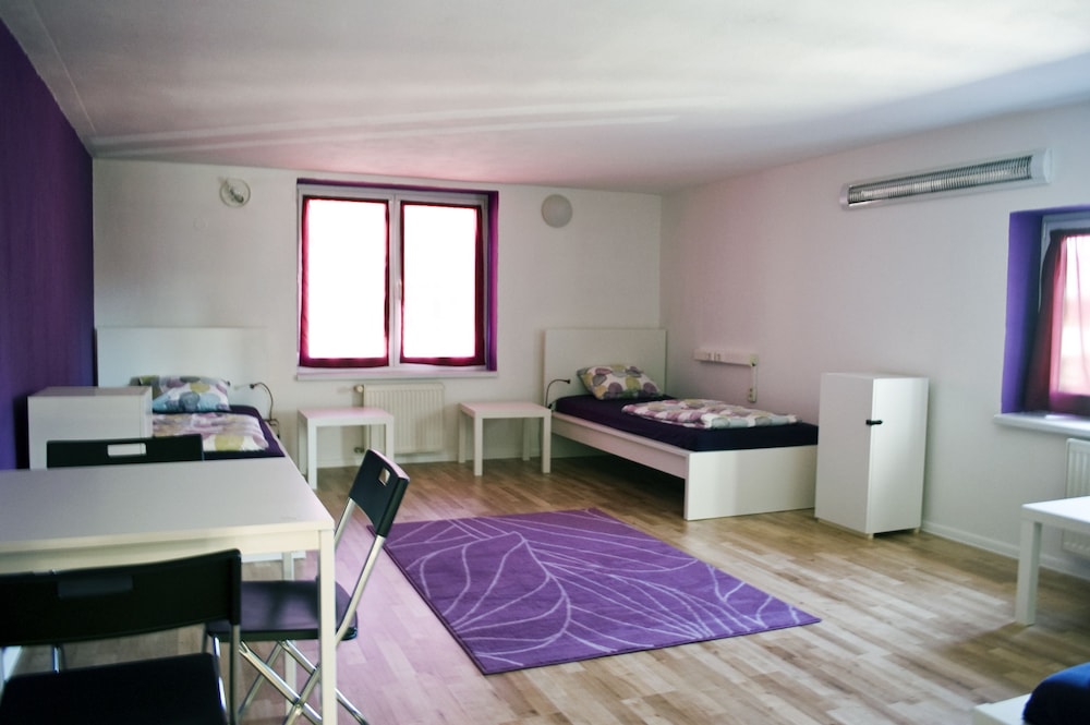 Nitra Glycerin Hostel 30/35