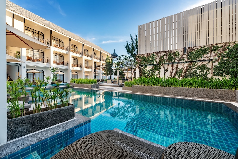 Ai Pai Hotel 86/95