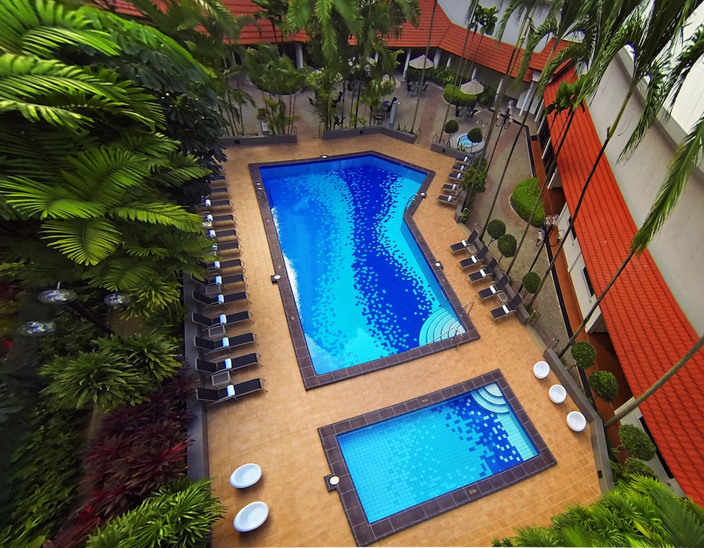 York Hotel Singapore 45/50