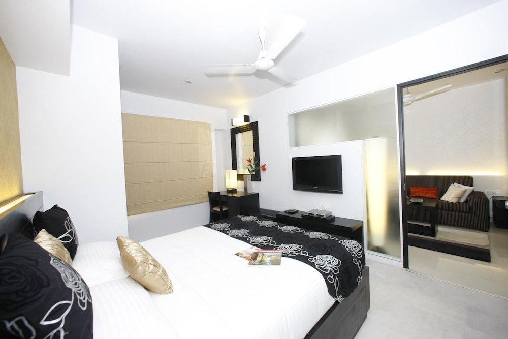 AR Suites Fontana Bay 12/39