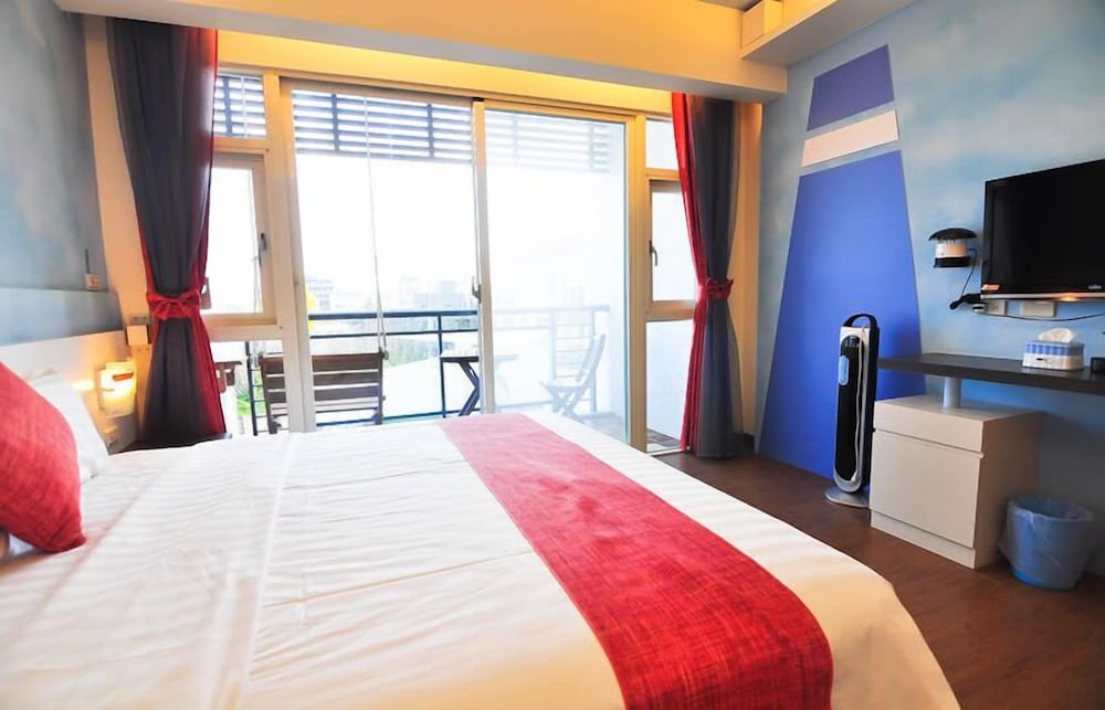 SIGNATURE, QUEEN BED, GARDEN VIEW