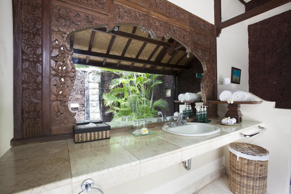 Taman Sari Bali Resort & Spa 50/50