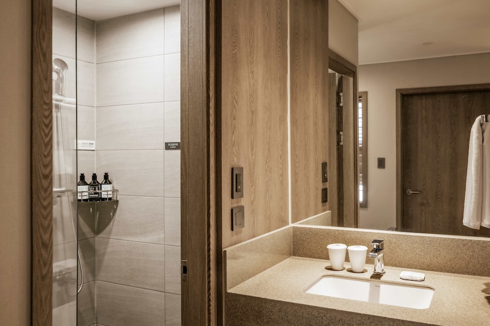 Kensington Resort Jeju Seogwipo 36/37