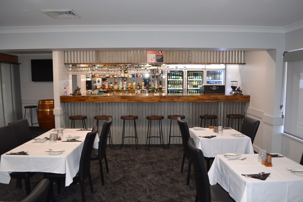 Bushmans Motor Inn 29/37