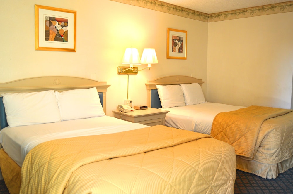 Town House Motel 12/45