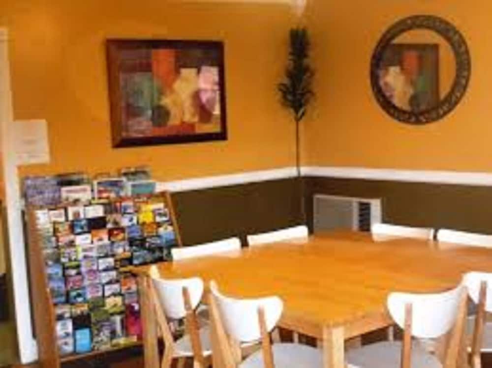 restaurant-cafeteria