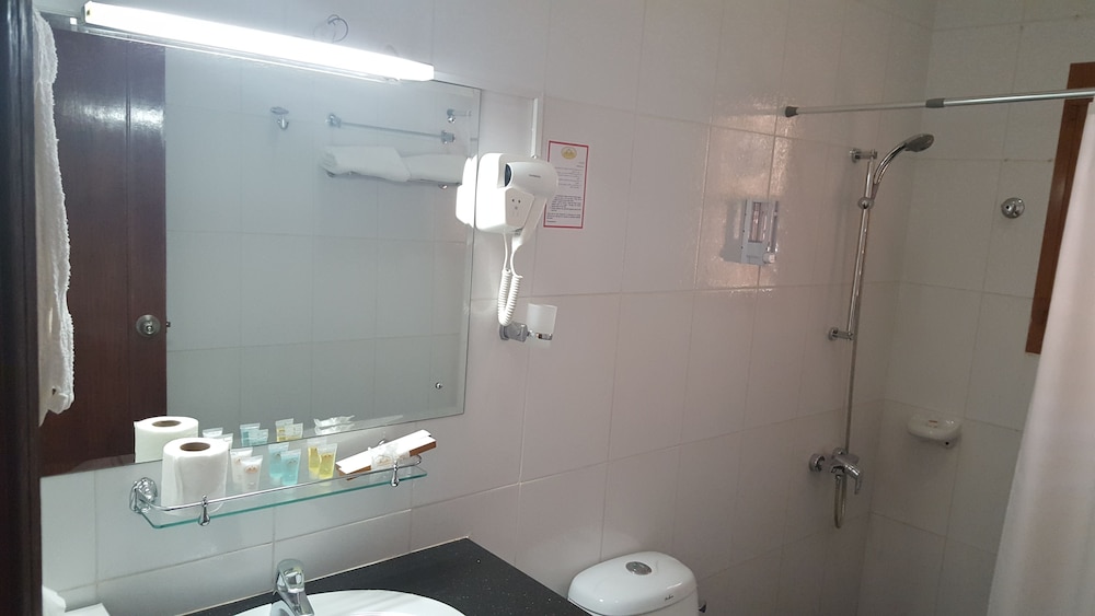 Al Ayjah Plaza Hotel 48/48