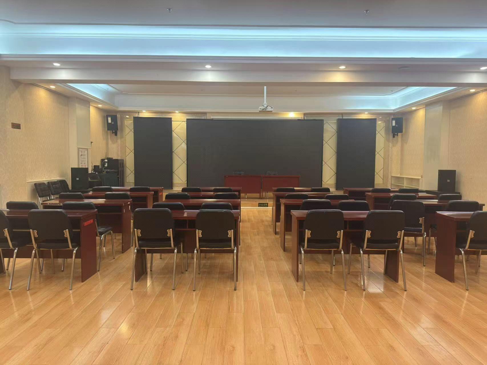 Vienna Hotel (Beijing Wanda West, Bajiao Amusement Park Metro Station) 37/41