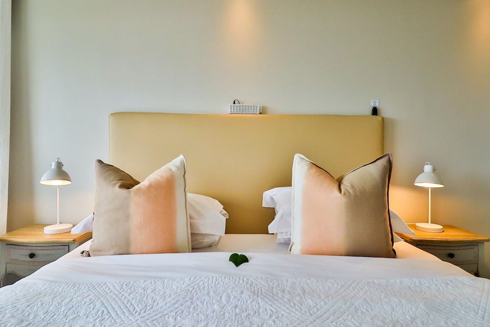 Hermanus Beachfront Lodge 16/43