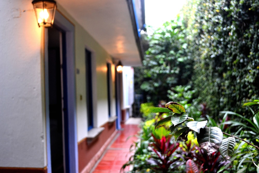 Posada del Cafeto 30/66