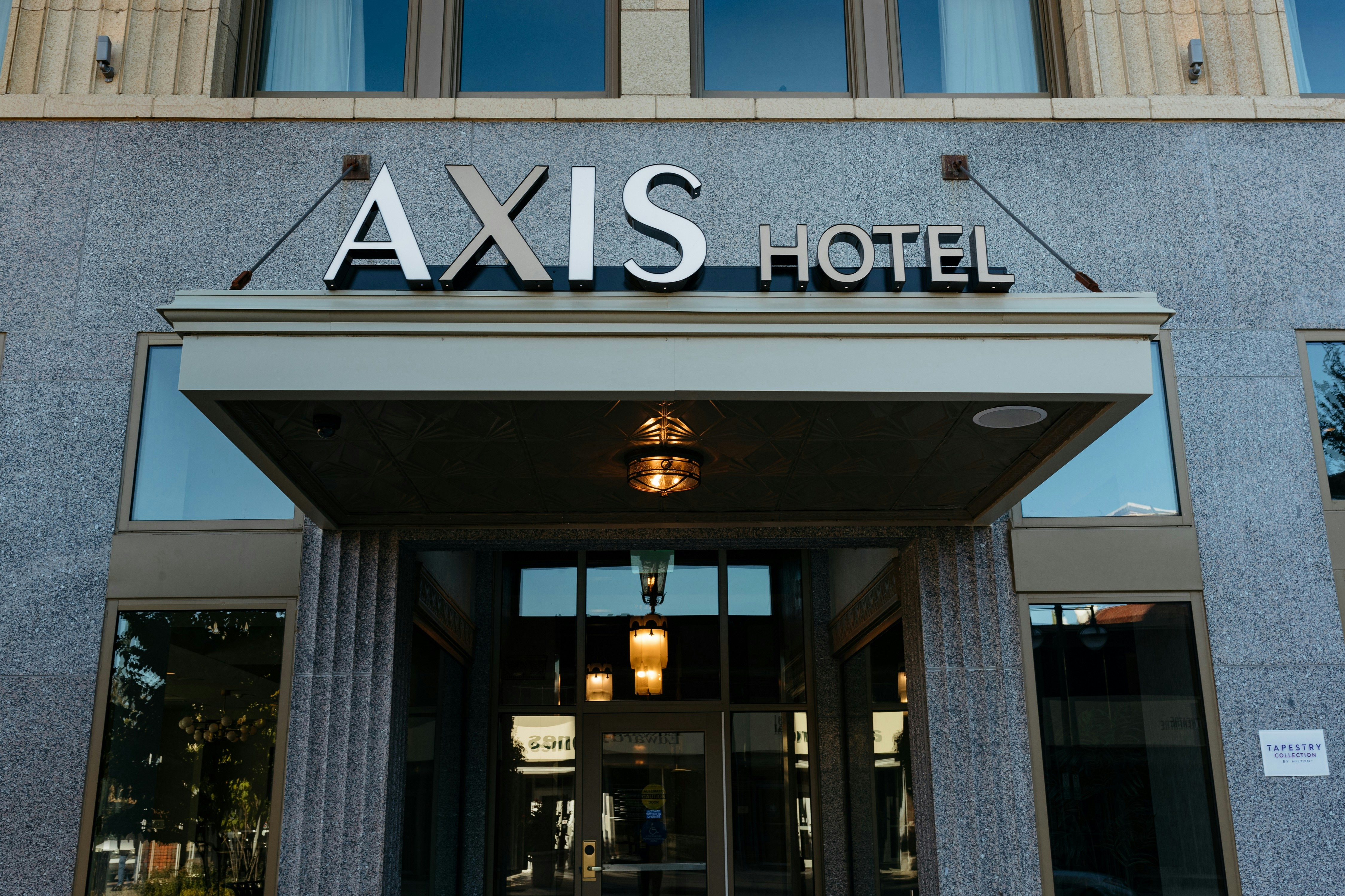 The Axis Moline Hotel Tapestry Collection By Hilton 1/15