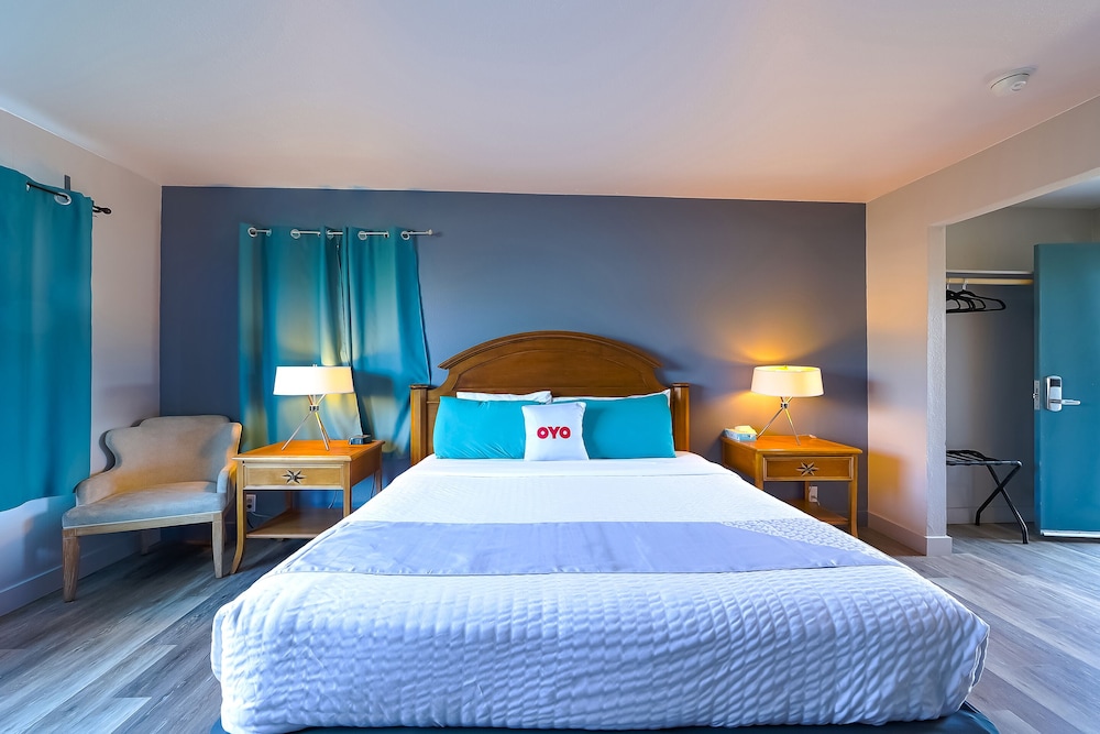 Waves Hotel NYE Beach - Newport OR 11/52