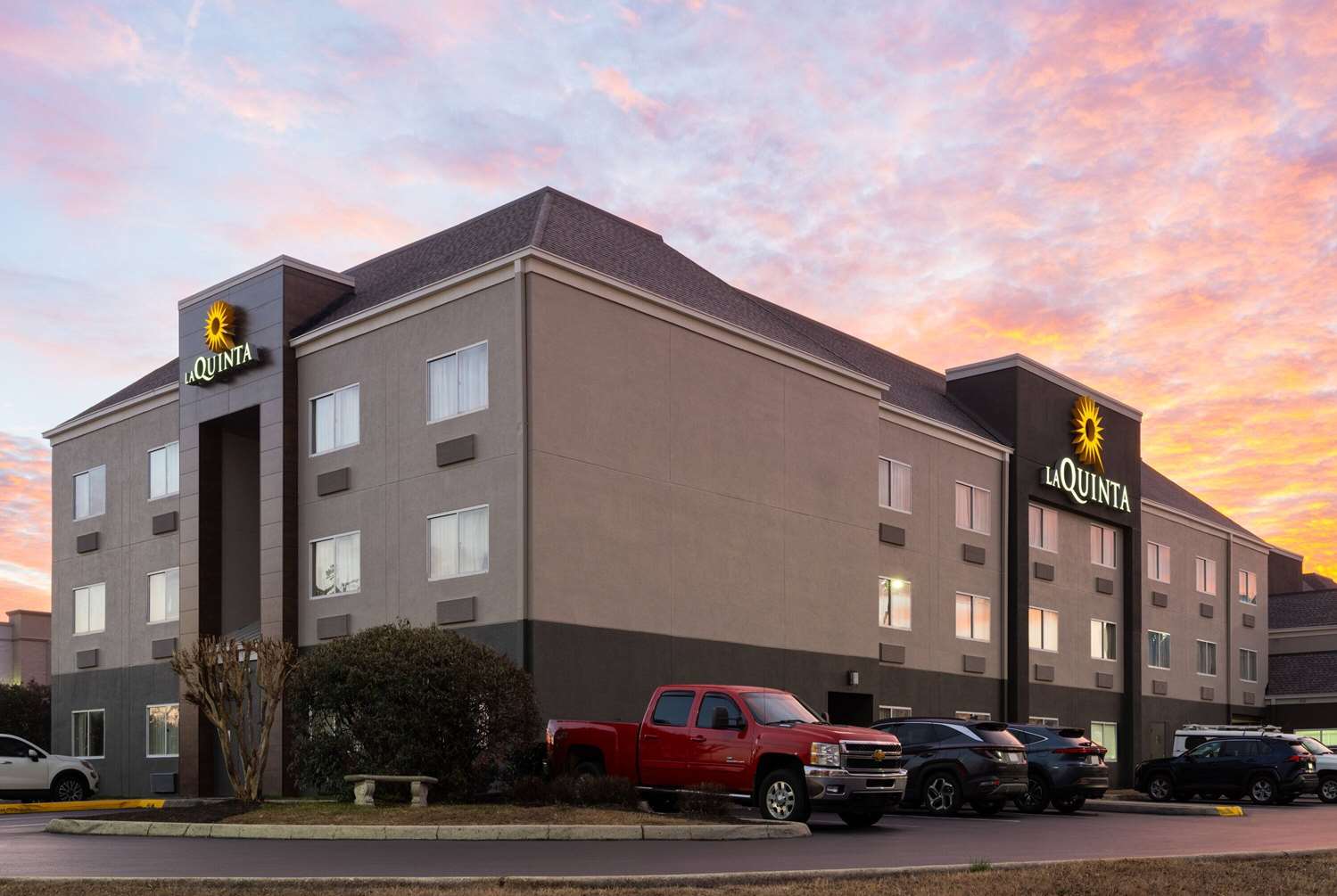 La Quinta Inn & Suites by Wyndham Knoxville Airport 2/47