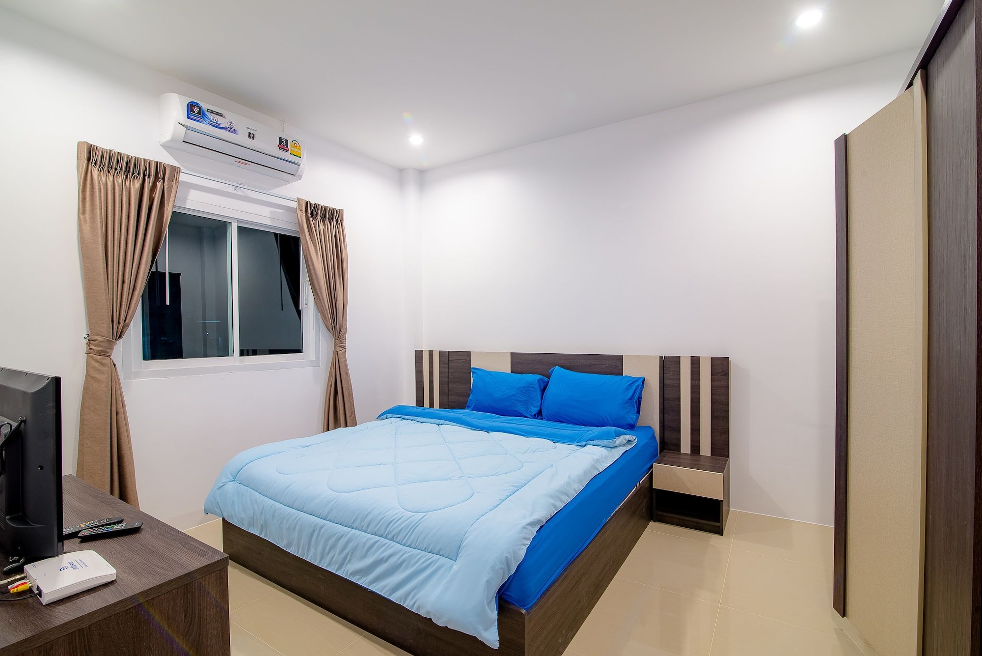 3 BEDROOMS, HOME, PRIVATE POOL