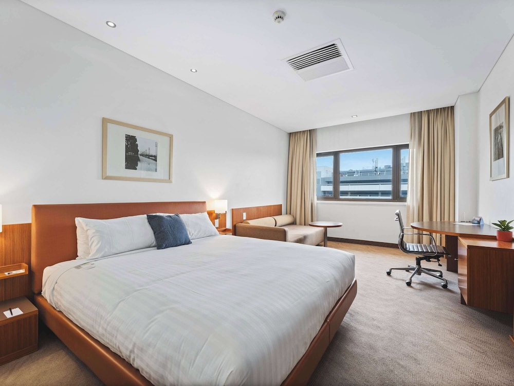 Novotel Canberra 22/72