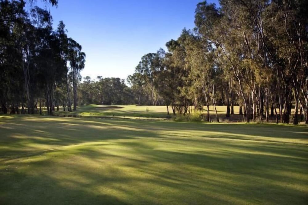 Yarrawonga Mulwala Golf Club Resort 83/86