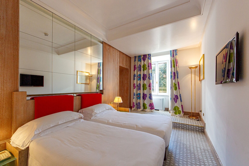CLASSIC, DOUBLE OR TWIN BED
