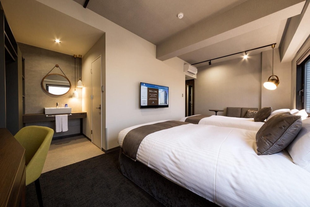 GRAND, DELUXE, TWIN BEDS