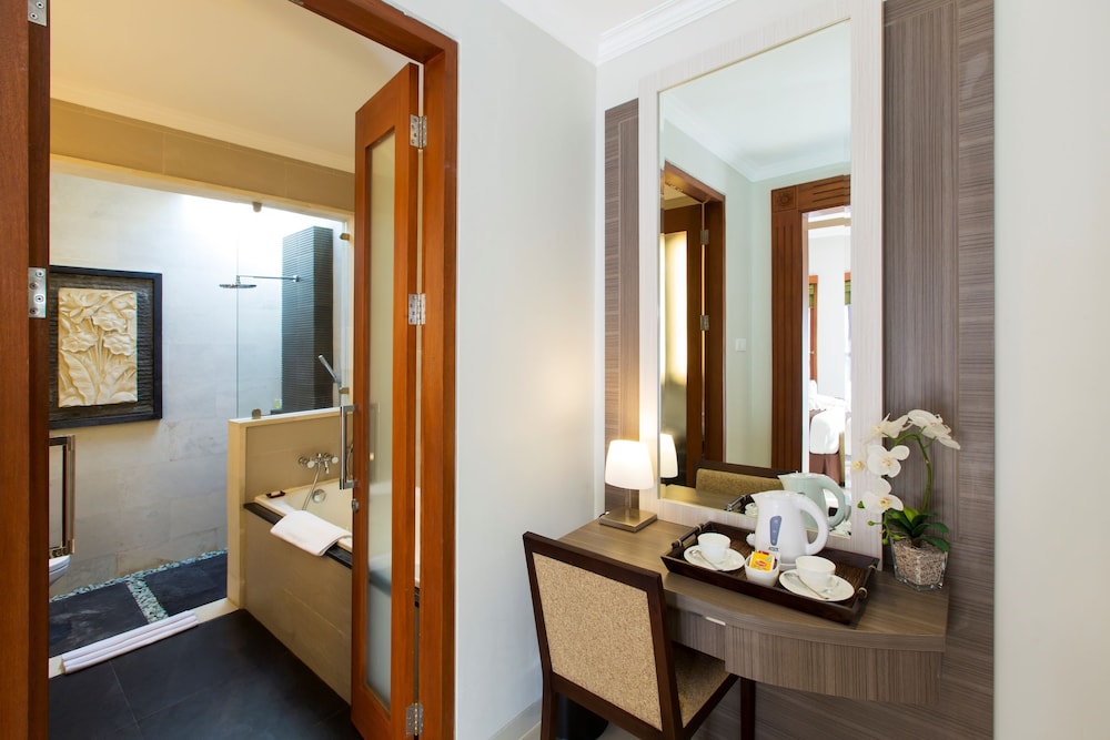 The Banyumas Suite Villa Legian 38/39