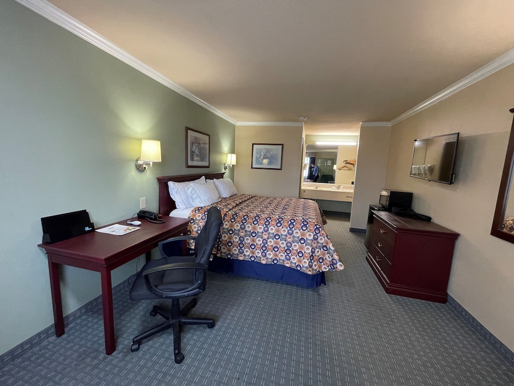Americas Best Value Inn Houston Hobby Airport 15/20