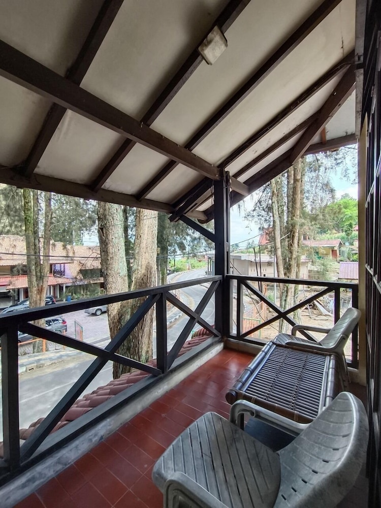 Pandu Lakeside Hotel Tuktuk 27/51