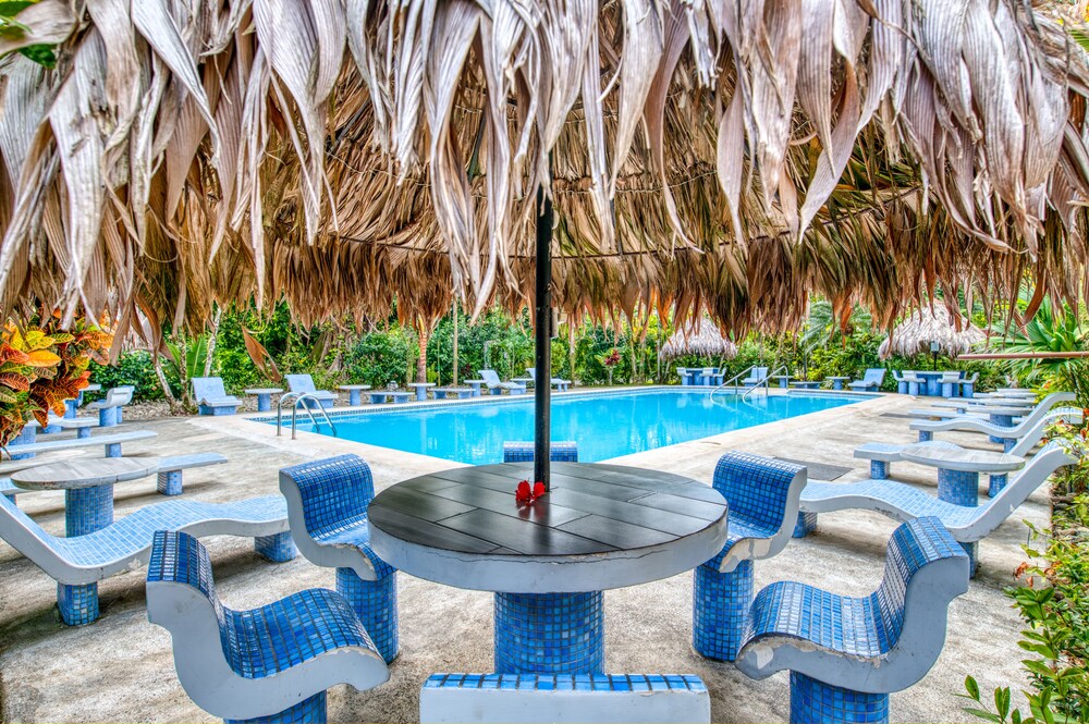 Atlantida Lodge 59/63