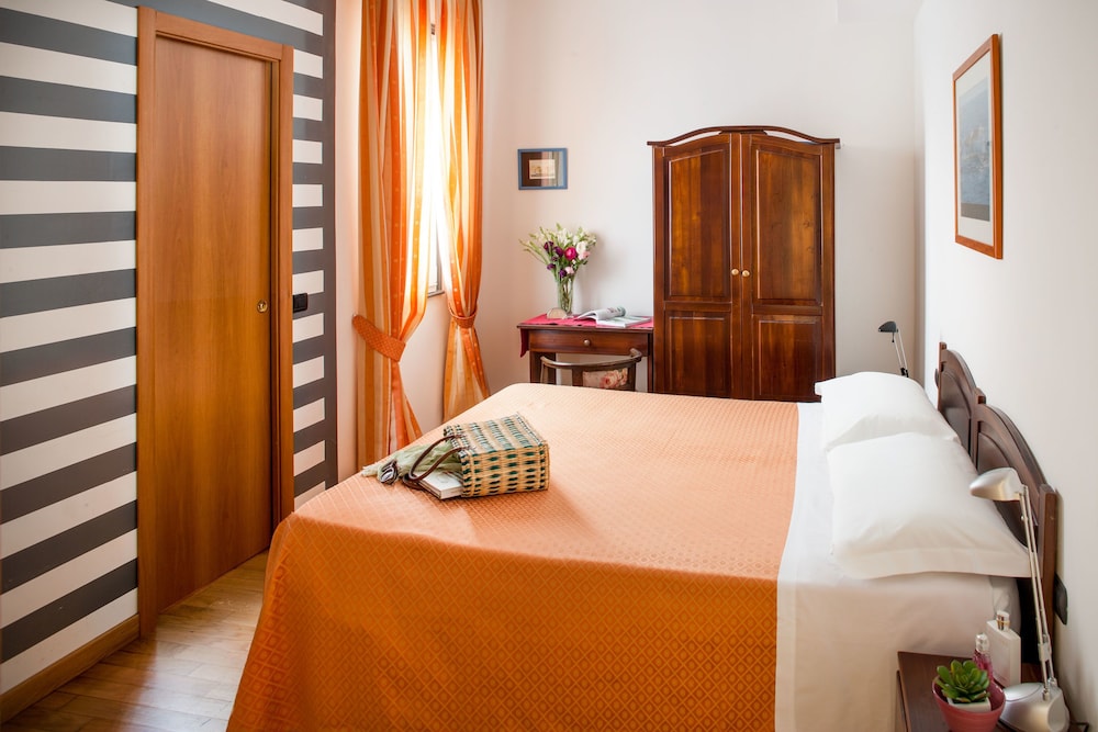 Albergo La Piazzetta 17/50