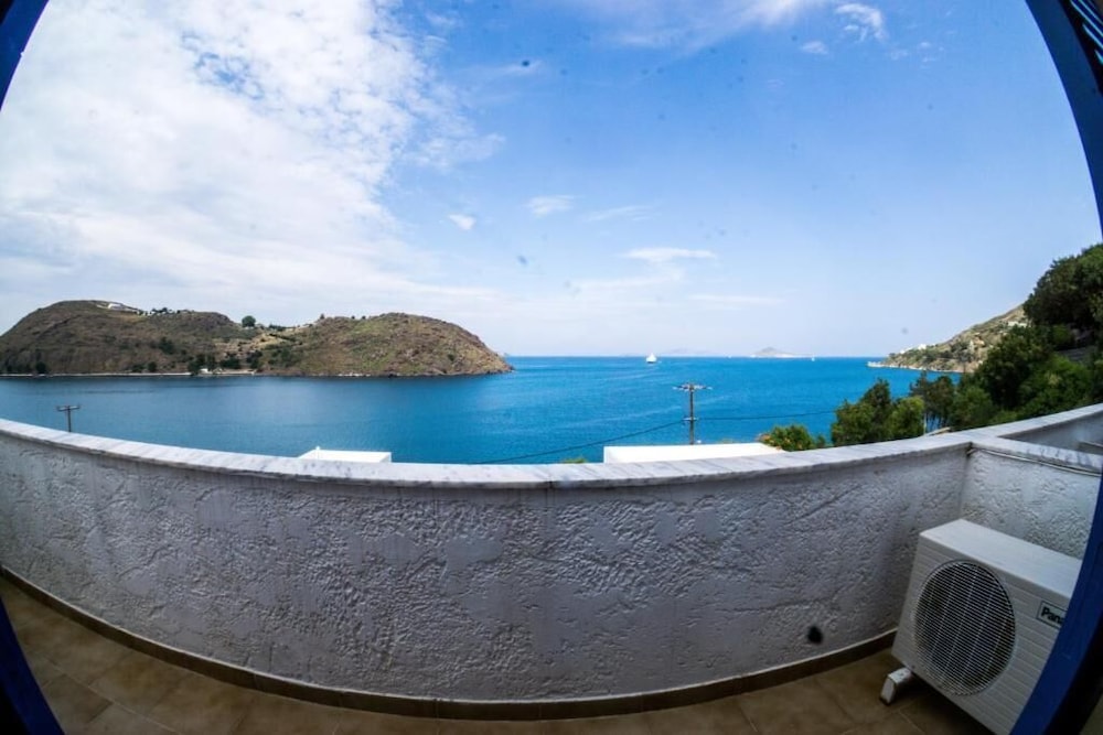 Blue Bay Hotel 45/63