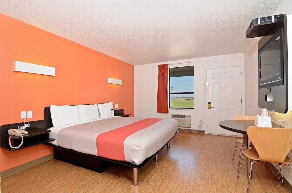 Motel6 South Haven, KS 24/34