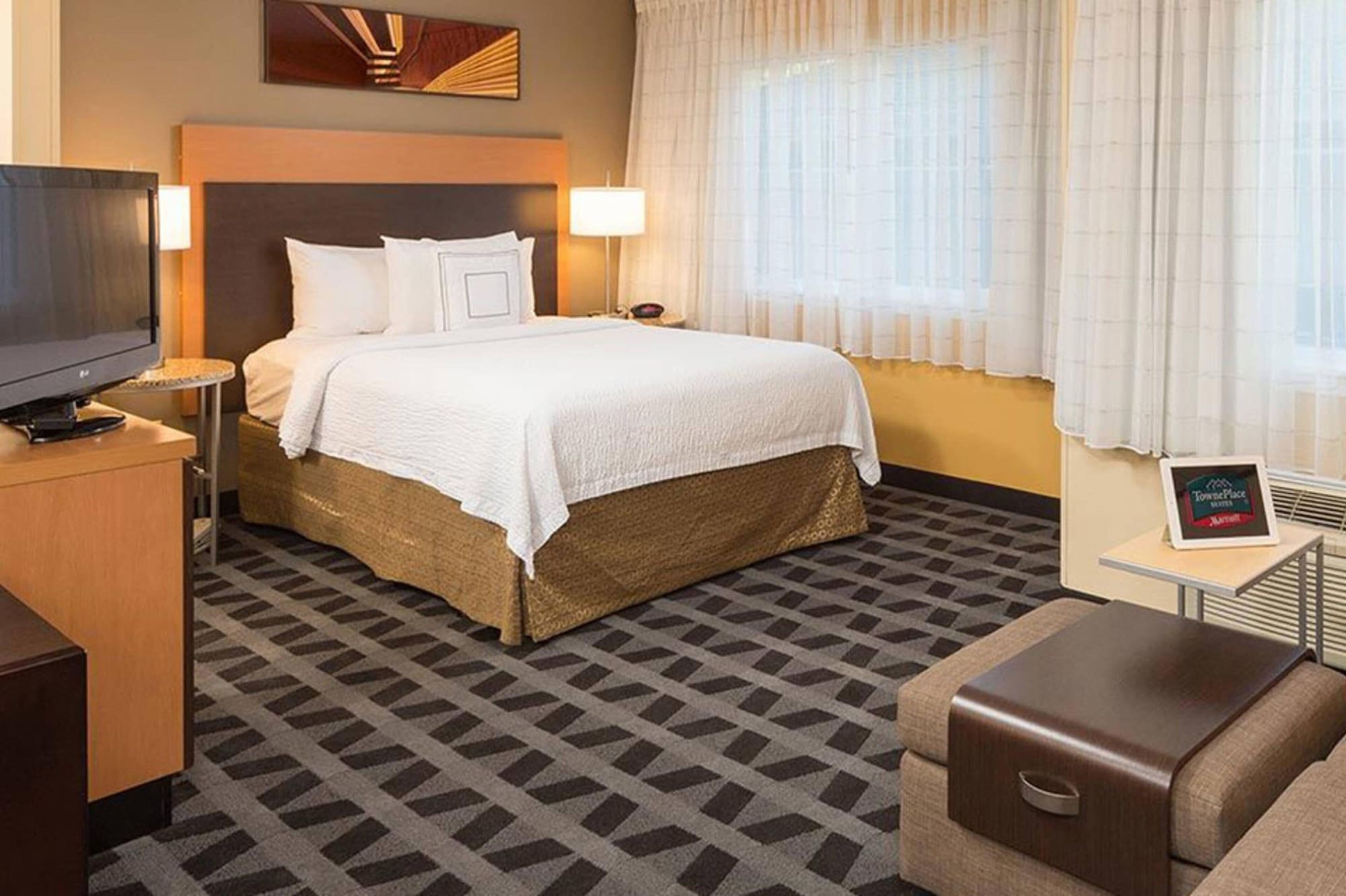 2 Bedrooms, Suite
