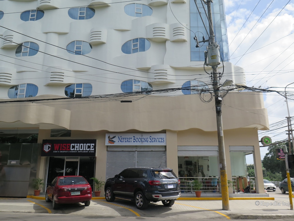 S Hotel and Residences 6/50