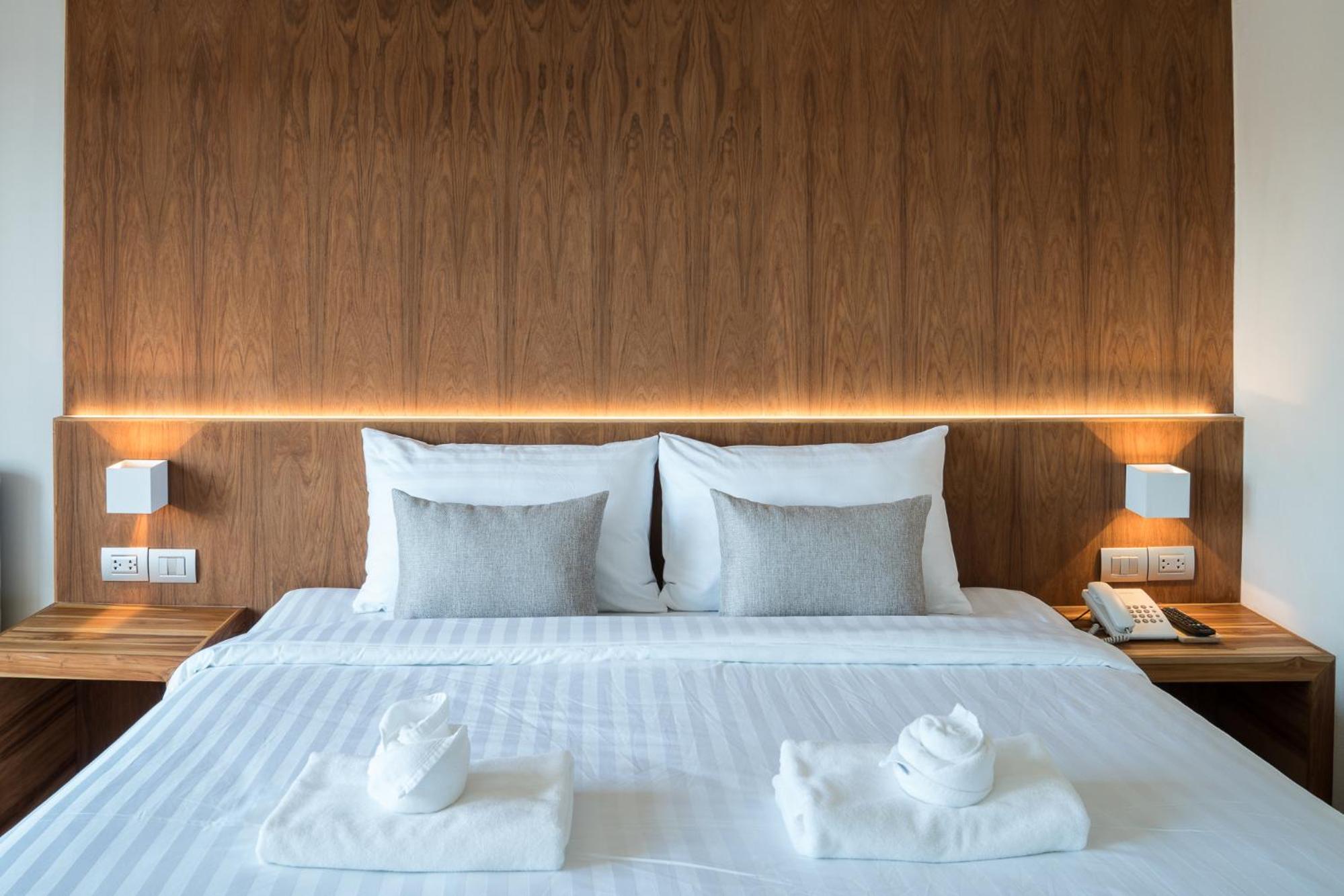 STANDARD, DOUBLE BED