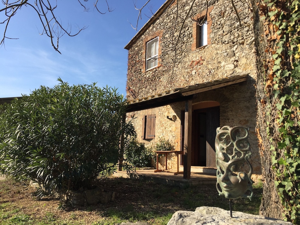 Agriturismo Podere Conte Ràcani 34/40