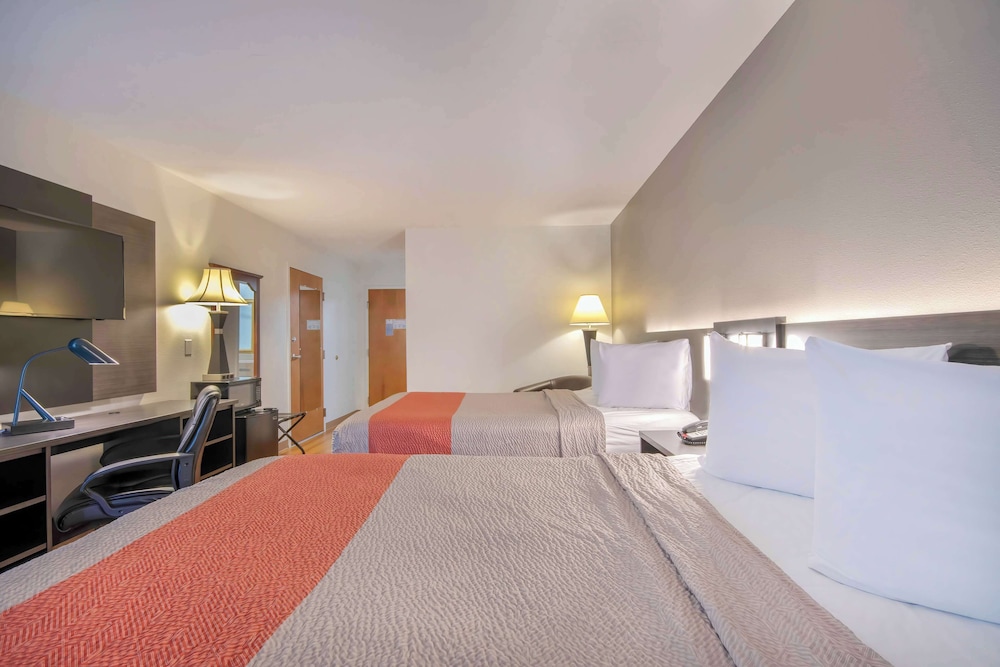 Spark by Hilton Walton 24/49