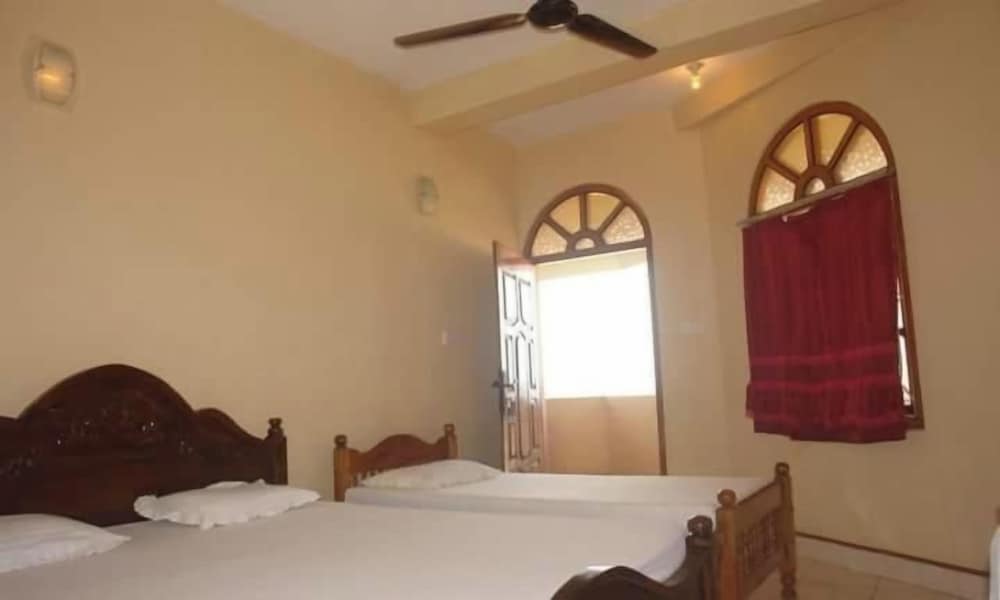 Sea View Beach Hotel 9/47