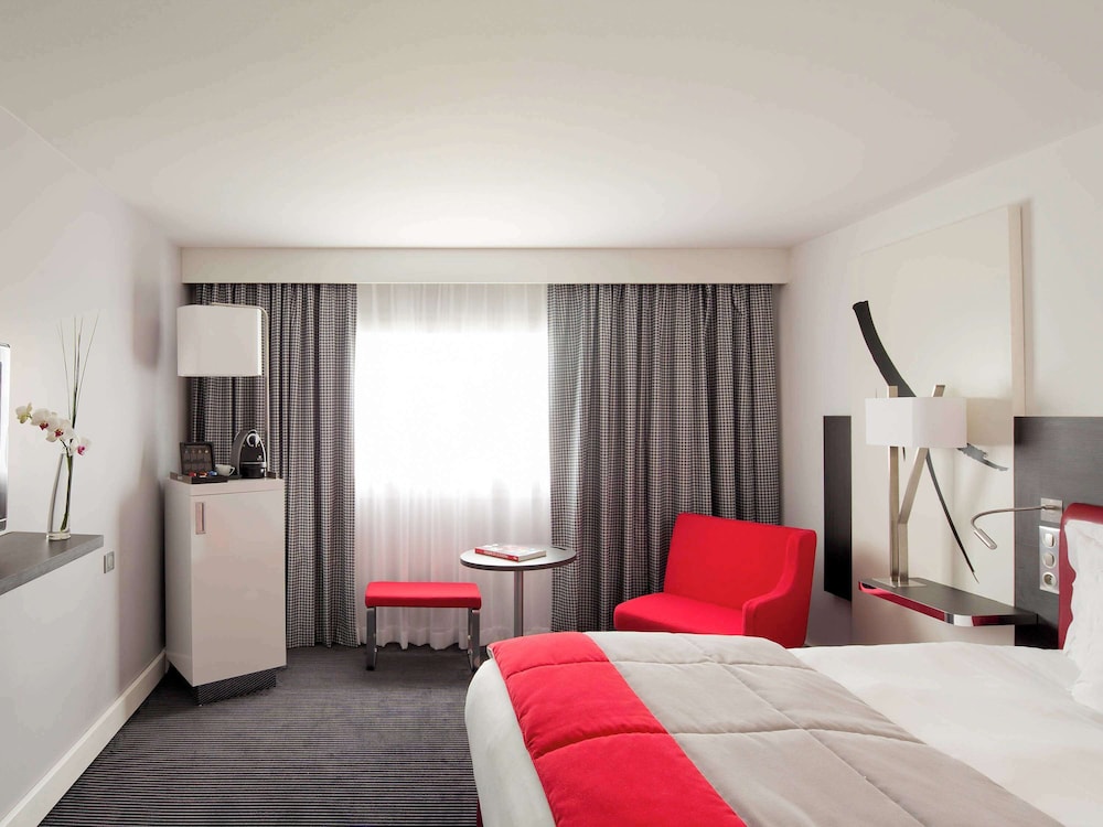 PRIVILEGE, DOUBLE BED, SOFA