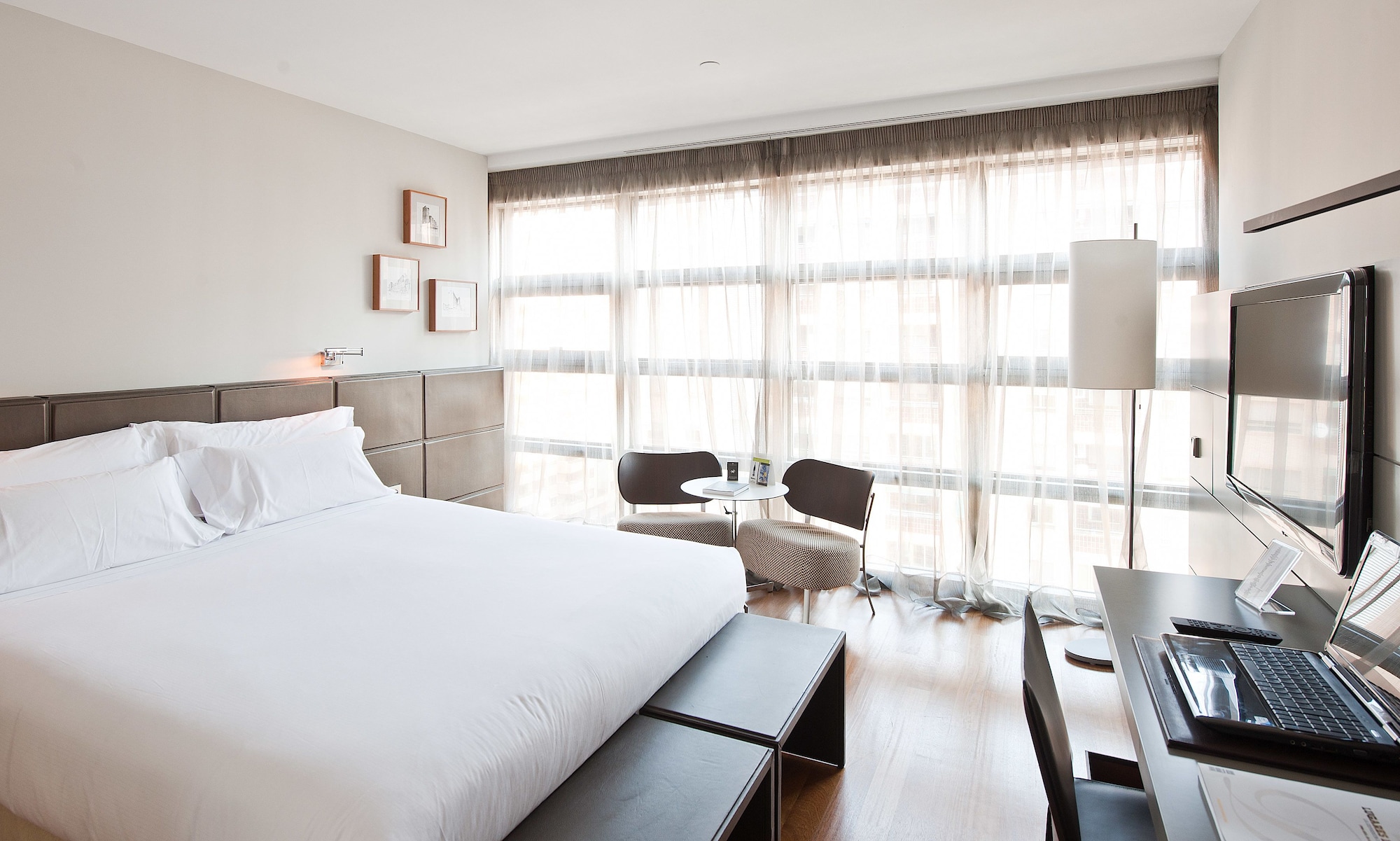 ROOM, SINGLE