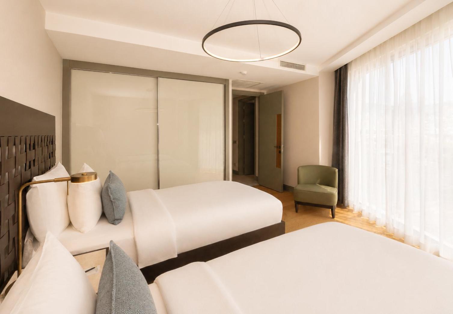 Suite, King Bed, Sea View