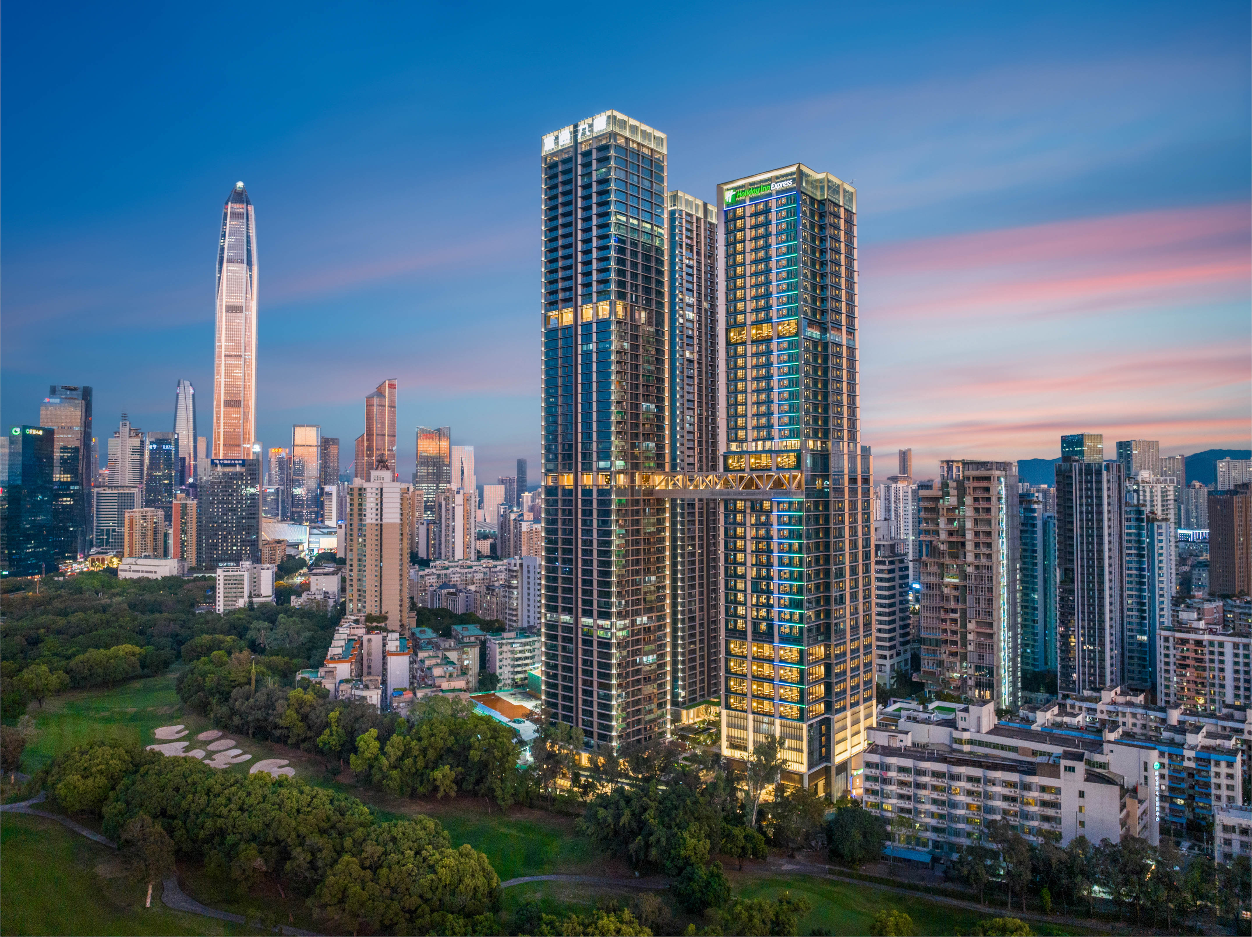 Holiday Inn Express Shenzhen Futian Center 57/63