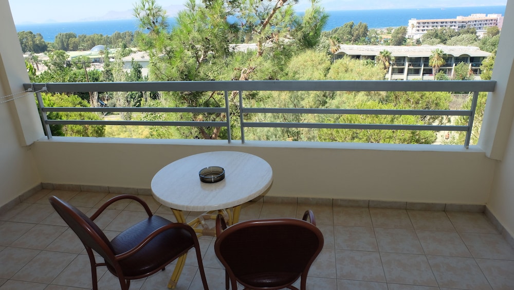 Kipriotis Maris Suites 31/64